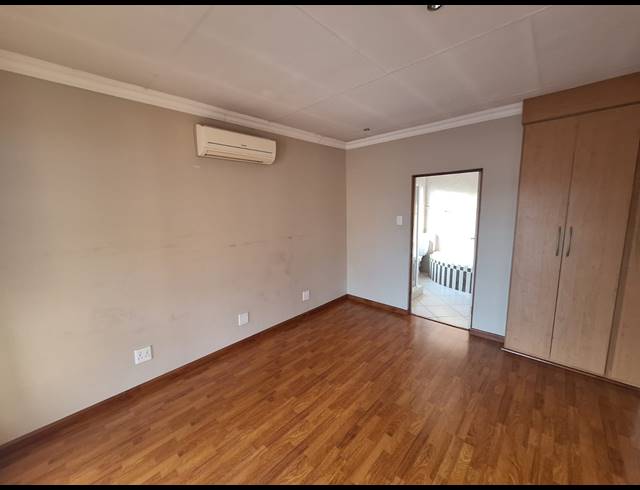 3 BEDROOM HOUSE FOR SALE IN VANDERBIJLPARK SE 8